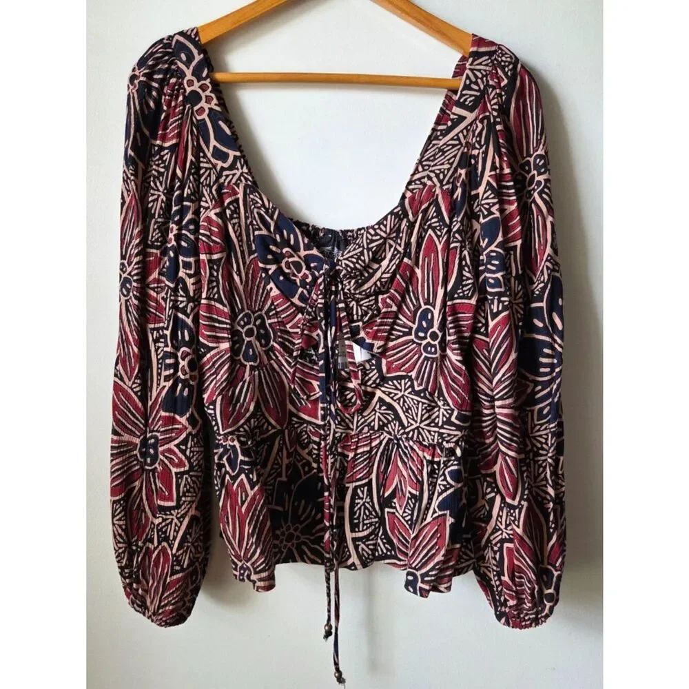 NWT ANGIE BOHO TIE CUT OUT TOP SIZE LARGE